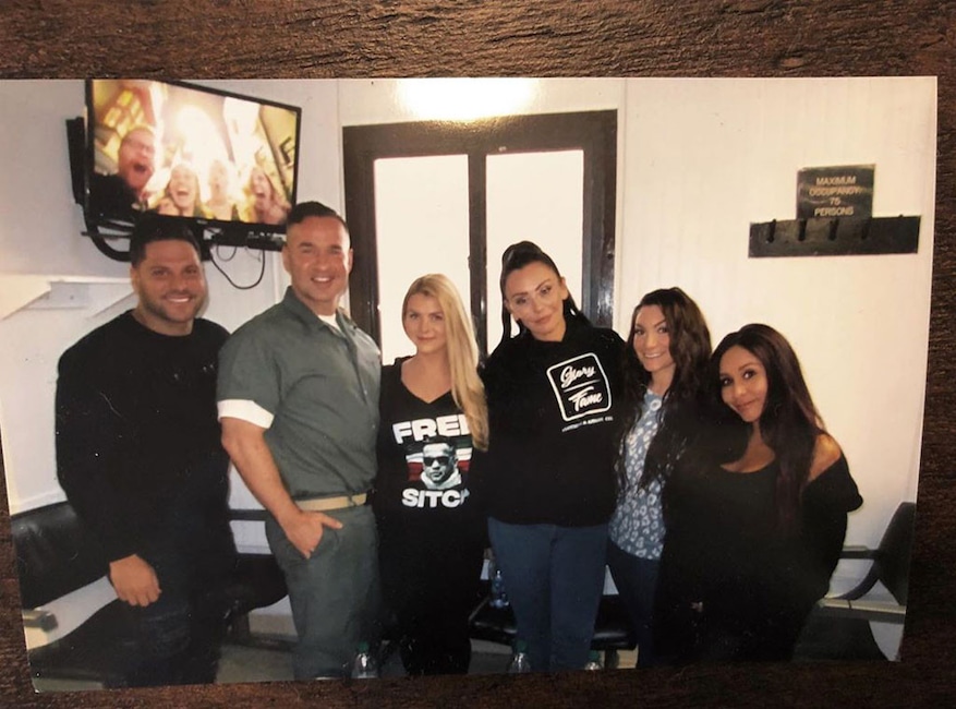 Ronnie Magro, Mike "The Situation" Sorrentino, Lauren Sorrentino, JWoww, Snooki, Deena Cortese